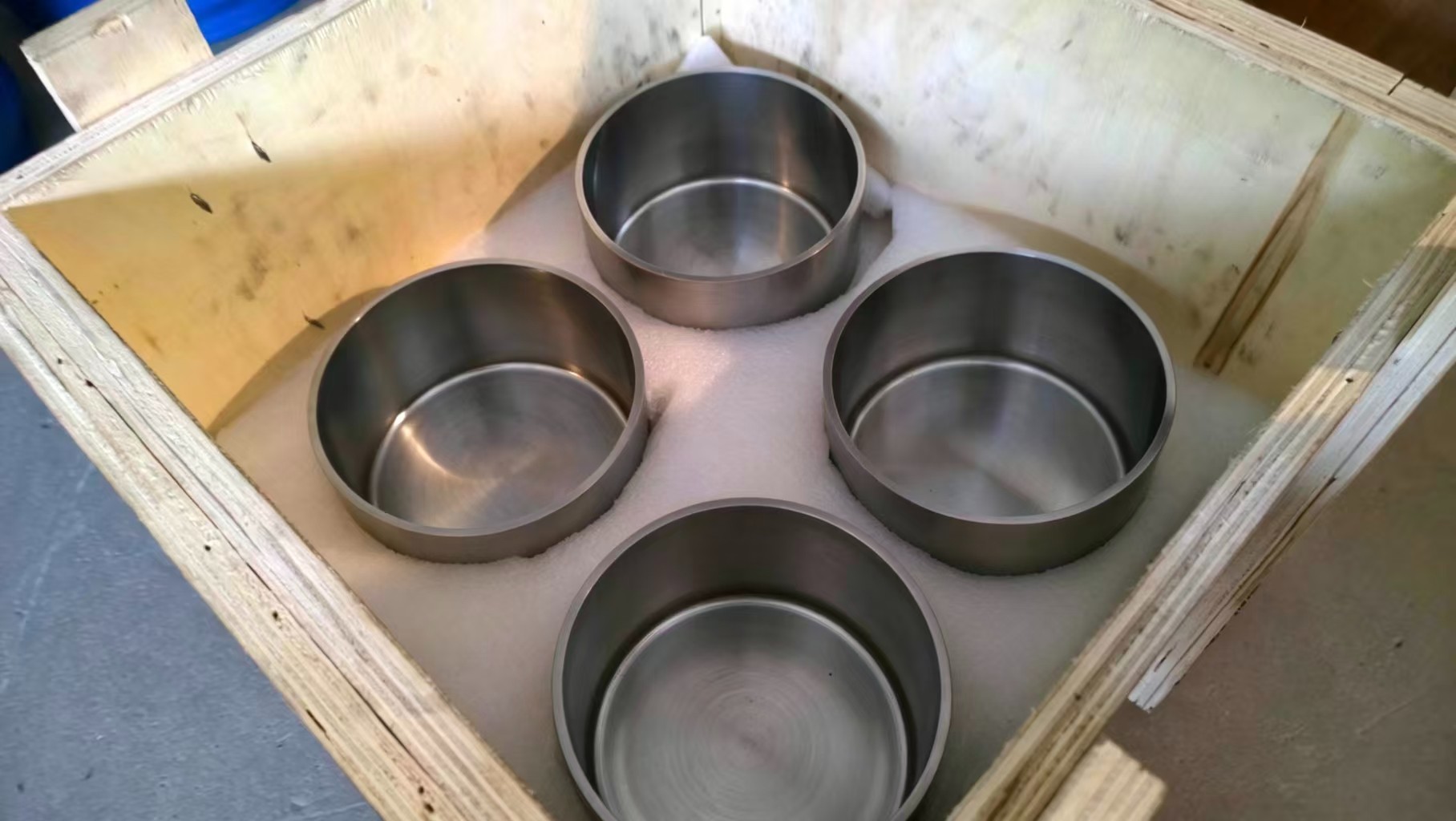 Large Molybdenum Crucible for Vacuum Furnace & Crystal Growth Large Molybdenum Crucible for Vacuum Furnace & Crystal Growth